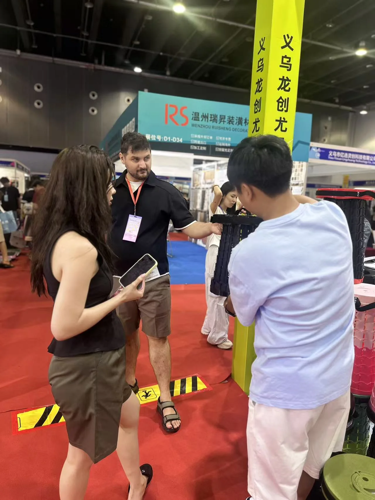 Locyop factory team Yiwu cross-border exhibition 2026